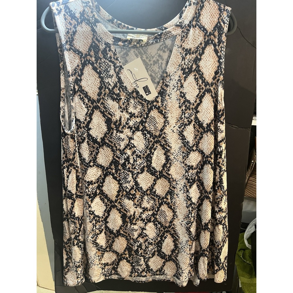 NWT BIB SIZE‎ S SNAKE PATTERN OPEN V NECK TOP (2171)
